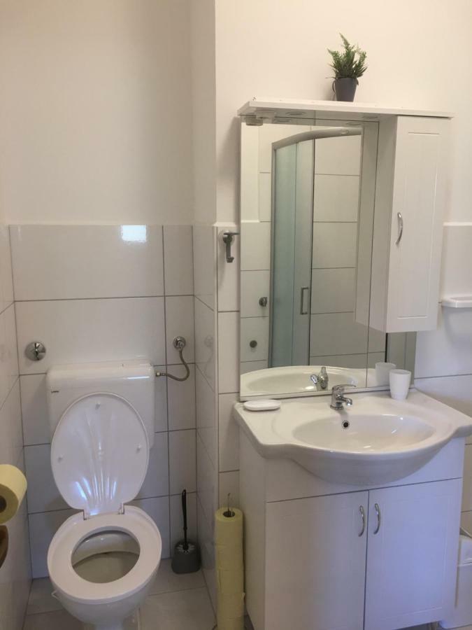 Ferienwohnung Apart Mani Di Lauro Preko Exterior foto